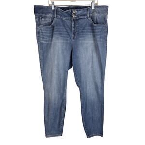 Torrid Medium Light Wash 3 Button Closure Whiskering Distressed Womens Jeans 26R